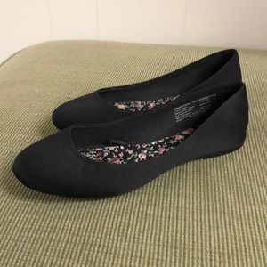 black flats